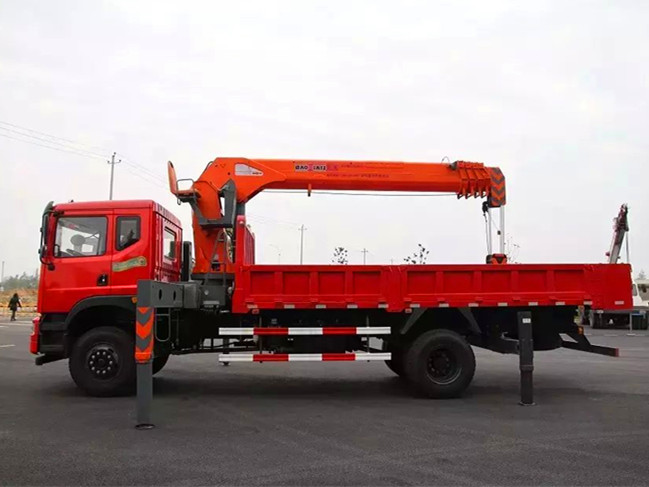 東風(fēng)D701(可裝3.2~8噸吊機(jī))隨車(chē)吊帶自卸 東風(fēng)D701(可裝3.2~8噸吊機(jī))隨車(chē)吊帶自卸