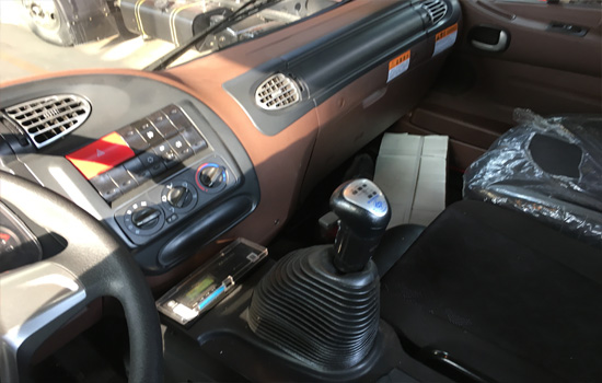 江淮單橋平板車駕駛室檔位