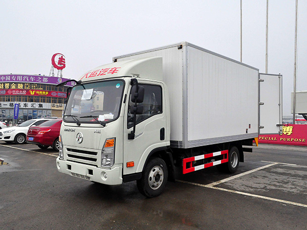 大運單排4.05米貨廂冷藏車