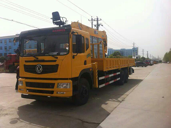 東風征夢后八輪8.5米隨車吊 東風征夢后八輪8.5米隨車吊