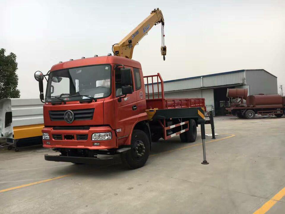 東風廂長8.5米隨車吊