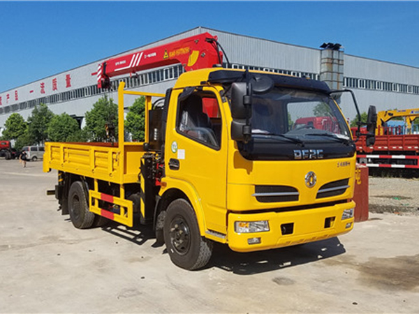 小型藍(lán)牌福瑞卡3.2噸隨車(chē)吊