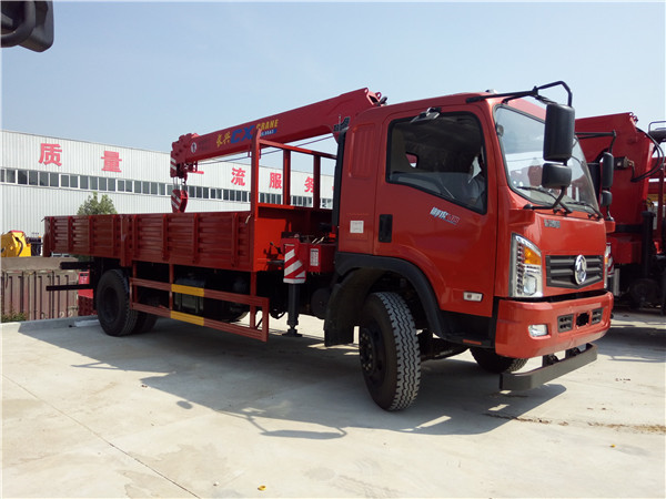 國(guó)五東風(fēng)玉虎6.3噸隨車(chē)吊