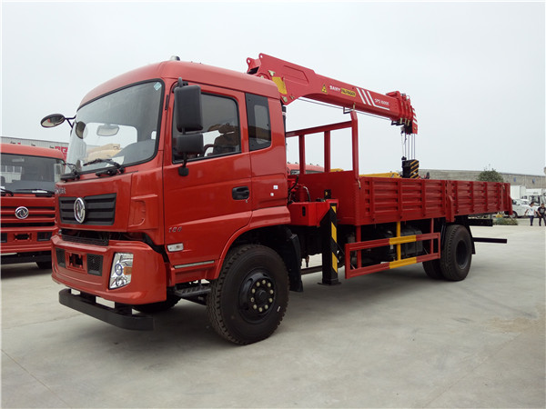 東風單橋三一7噸隨車吊