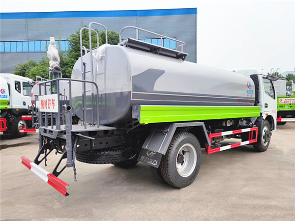 東風福瑞卡新款灑水車