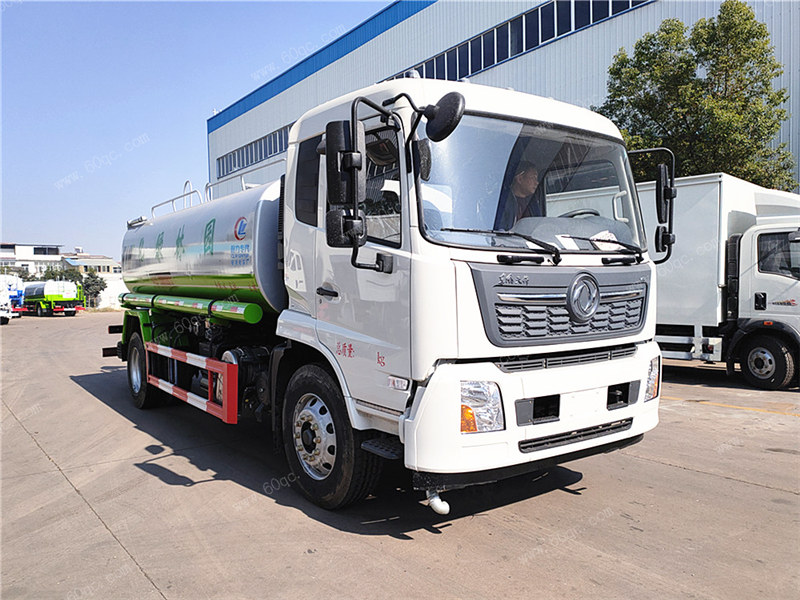 國六灑水車在購買新車時(shí)糾結(jié)的幾個(gè)問題