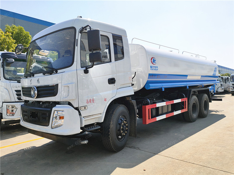 東風雙橋灑水車