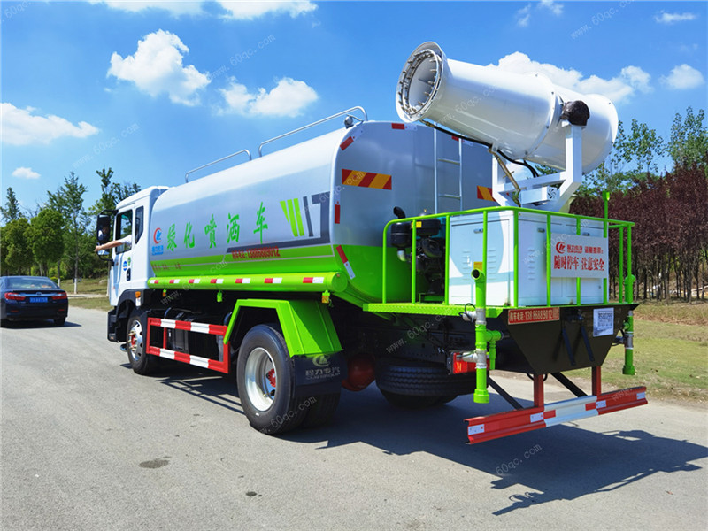 霧炮車廠家助力國家環(huán)保建設(shè)，國外局勢(shì)任然緊張！