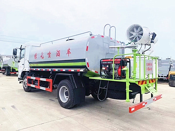 東風F5華神12噸霧炮車